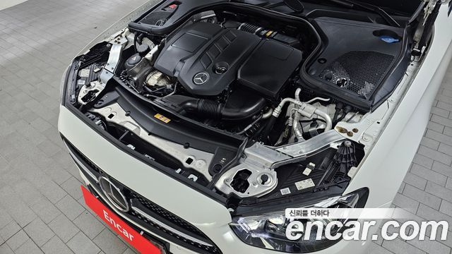 Mercedes-Benz E-Class (W213) E220d 4MATIC AMG Line 2022 — фото 6