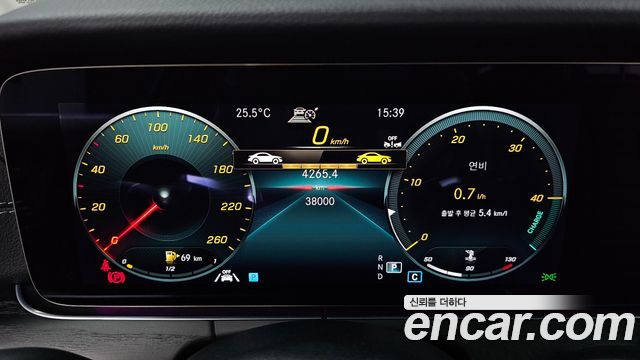 Mercedes-Benz E-Class (W213) E220d 4MATIC AMG Line 2022 — фото 8