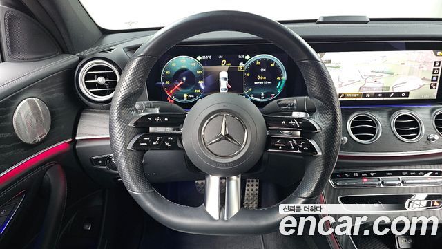 Mercedes-Benz E-Class (W213) E220d 4MATIC AMG Line 2022 — фото 13