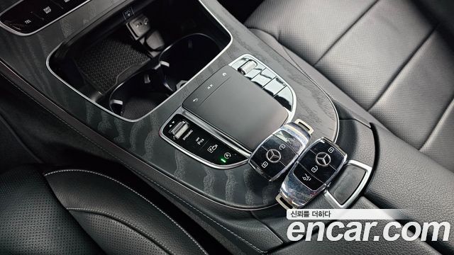 Mercedes-Benz E-Class (W213) E220d 4MATIC AMG Line 2022 — фото 17