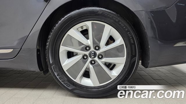 Kia K7 Hybrid Noblesse 2017 — фото 5
