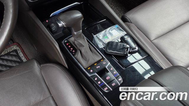 Kia K7 Hybrid Noblesse 2017 — фото 9