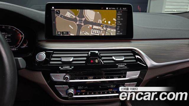 BMW 5 Series (G30) 523d xDrive M Sport 2021 — фото 13