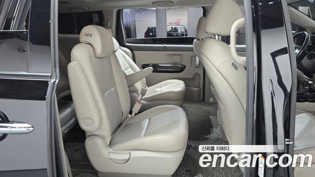 Kia Carnival 9-seater Prestige 2018 — фото 11