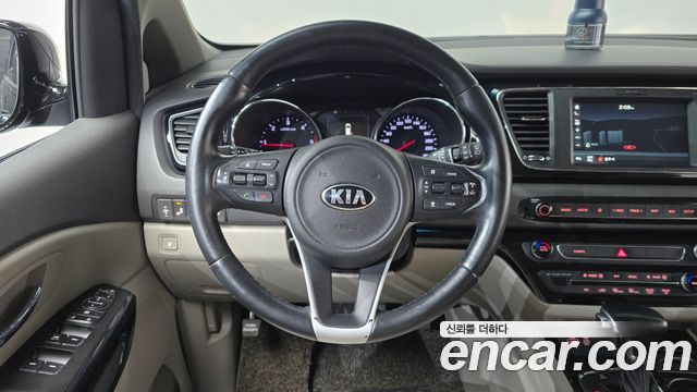Kia Carnival 9-seater Prestige 2018 — фото 12