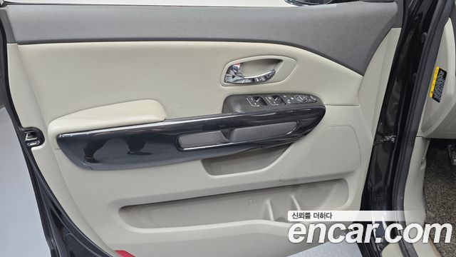 Kia Carnival 9-seater Prestige 2018 — фото 24