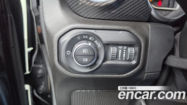 Jeep Wrangler (JL) 2.0 Overland Power Top 4Door 2021 — фото 12
