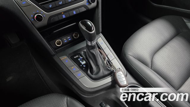 Hyundai Avante (AD) 1.6 e-VGT SMART 2018 — фото 9
