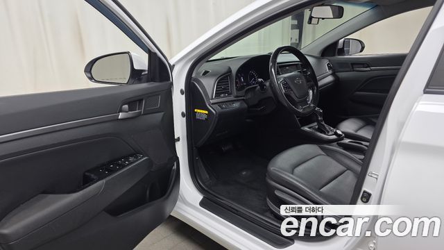Hyundai Avante (AD) 1.6 e-VGT SMART 2018 — фото 10