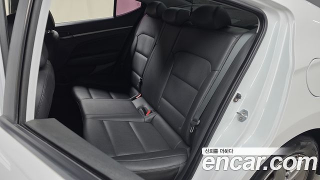 Hyundai Avante (AD) 1.6 e-VGT SMART 2018 — фото 12