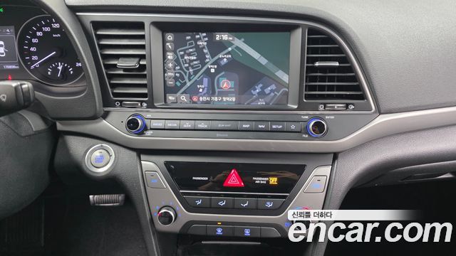 Hyundai Avante (AD) 1.6 e-VGT SMART 2018 — фото 13