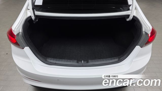 Hyundai Avante (AD) 1.6 e-VGT SMART 2018 — фото 18