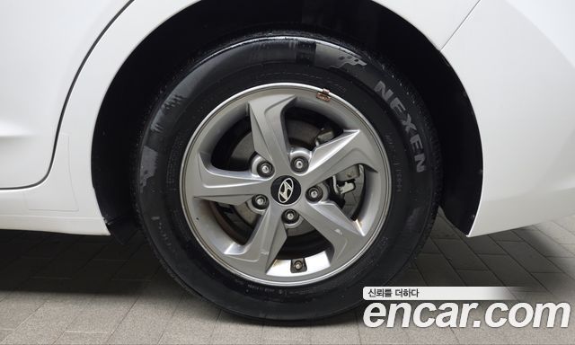 Hyundai Avante (AD) 1.6 e-VGT SMART 2018 — фото 21