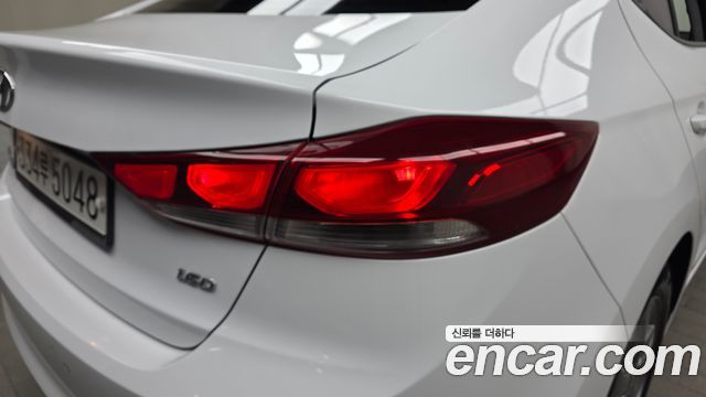 Hyundai Avante (AD) 1.6 e-VGT SMART 2018 — фото 23