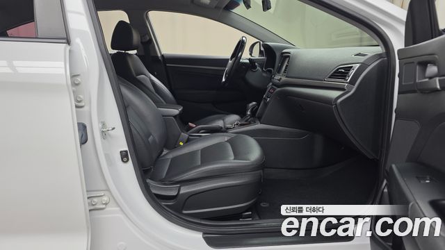 Hyundai Avante (AD) 1.6 e-VGT SMART 2018 — фото 26