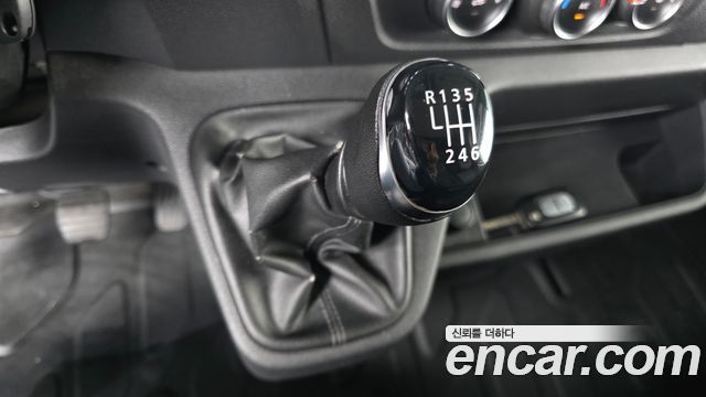 Renault Korea Master 2.3 Van S 2020 — фото 9