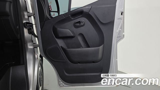 Renault Korea Master 2.3 Van S 2020 — фото 30