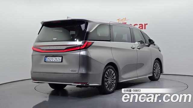 Lexus LM (II) 500h Executive 2025 — фото 2