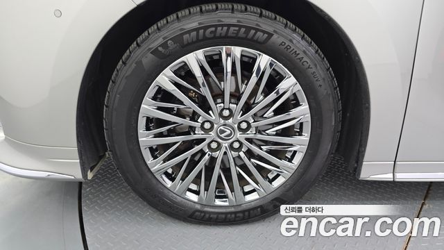 Lexus LM (II) 500h Executive 2025 — фото 5
