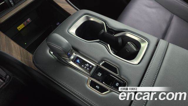 Lexus LM (II) 500h Executive 2025 — фото 9