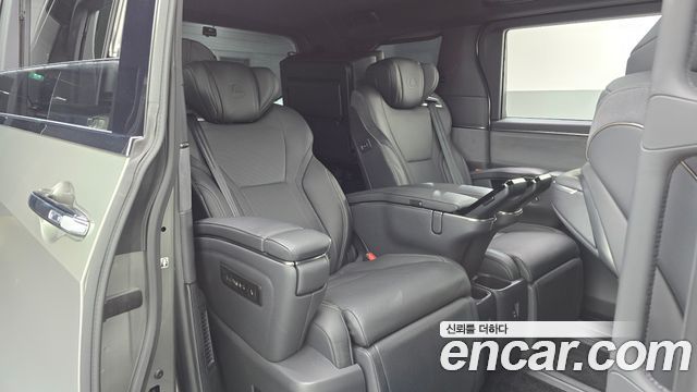 Lexus LM (II) 500h Executive 2025 — фото 11