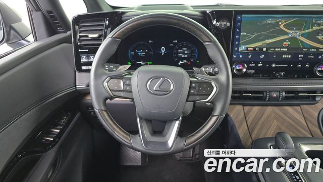 Lexus LM (II) 500h Executive 2025 — фото 13