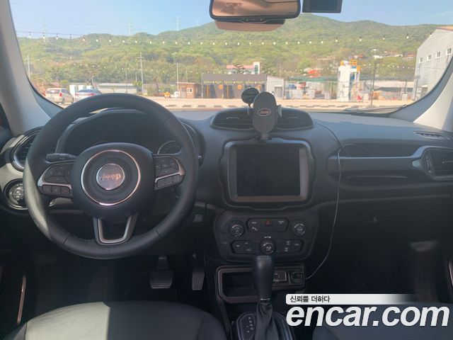 Jeep Renegade 2.4 Limited 2021 — фото 7