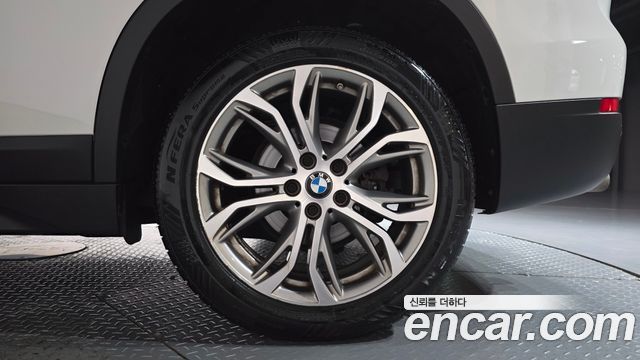 BMW X1 (F48) xDrive 18d Joy 2019 — фото 27