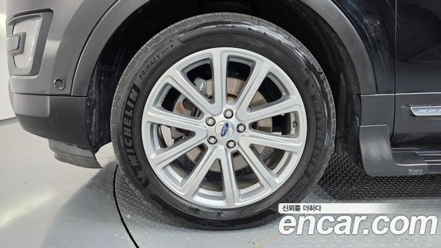 Ford Explorer 2.3 Limited 4WD 5th 2017 — фото 5