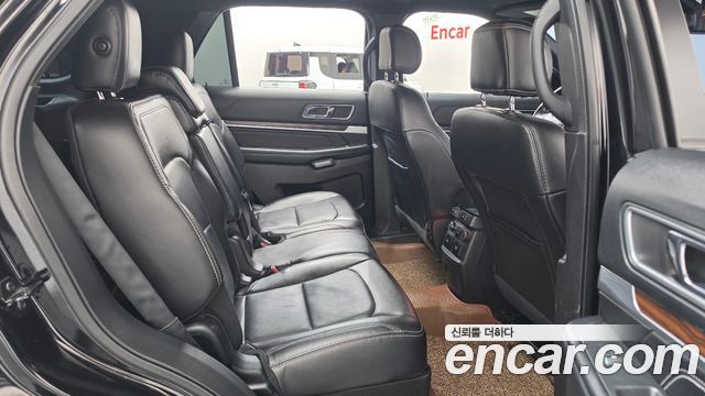 Ford Explorer 2.3 Limited 4WD 5th 2017 — фото 16