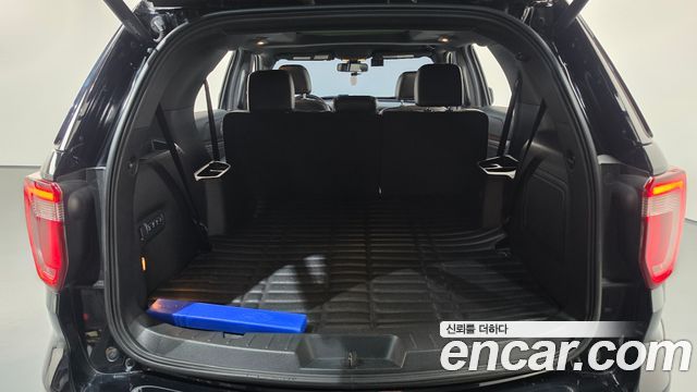 Ford Explorer 2.3 Limited 4WD 5th 2017 — фото 24
