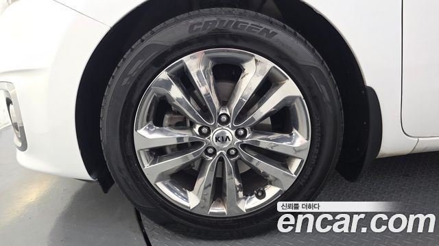 Kia Carnival 9-seater Noblesse 2018 — фото 5