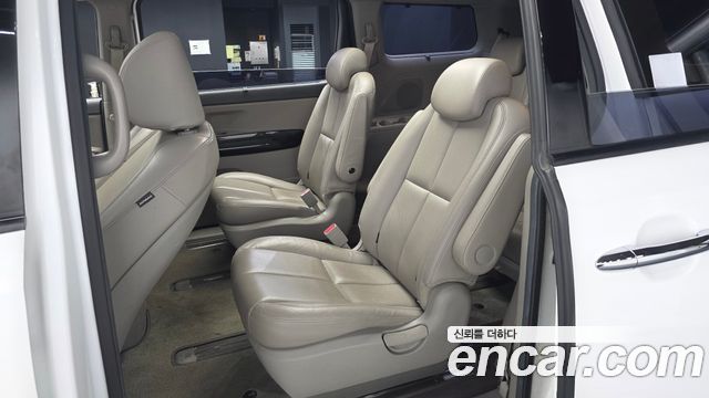 Kia Carnival 9-seater Noblesse 2018 — фото 12