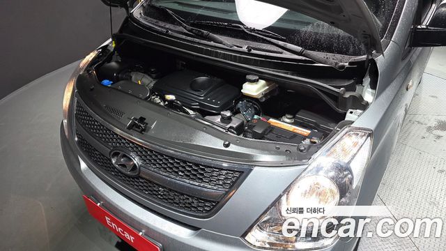 Hyundai Grand Starex 12-Seater Wagon CVX Premium 2015 — фото 6
