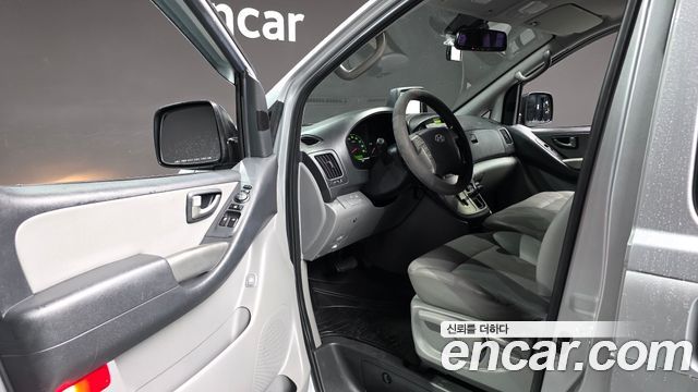 Hyundai Grand Starex 12-Seater Wagon CVX Premium 2015 — фото 10