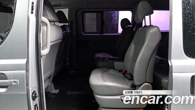 Hyundai Grand Starex 12-Seater Wagon CVX Premium 2015 — фото 11