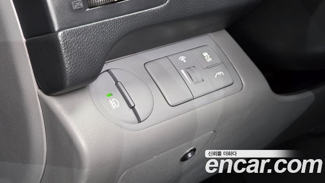 Hyundai Grand Starex 12-Seater Wagon CVX Premium 2015 — фото 15