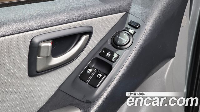 Hyundai Grand Starex 12-Seater Wagon CVX Premium 2015 — фото 16