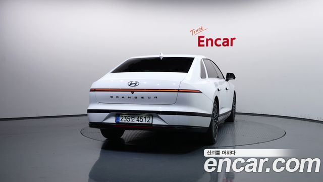 Hyundai Grandeur (GN7) 2,5 Gasoline 2WD Calligraphy 2025 — фото 4