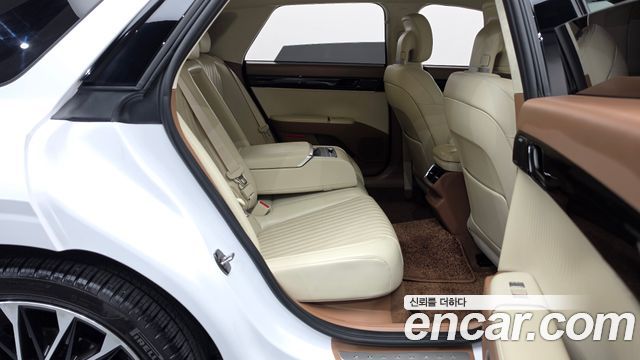 Hyundai Grandeur (GN7) 2,5 Gasoline 2WD Calligraphy 2025 — фото 11