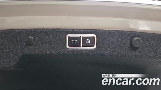 Hyundai Grandeur (GN7) 2,5 Gasoline 2WD Calligraphy 2025 — фото 15