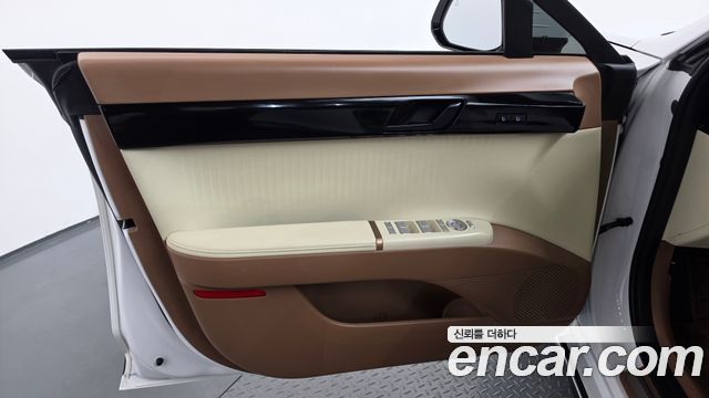 Hyundai Grandeur (GN7) 2,5 Gasoline 2WD Calligraphy 2025 — фото 24