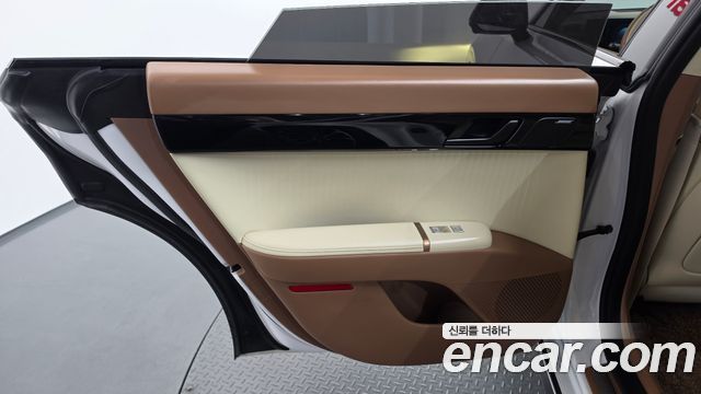 Hyundai Grandeur (GN7) 2,5 Gasoline 2WD Calligraphy 2025 — фото 25
