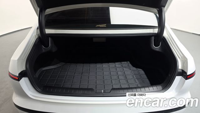 Hyundai Grandeur (GN7) 2,5 Gasoline 2WD Calligraphy 2025 — фото 31