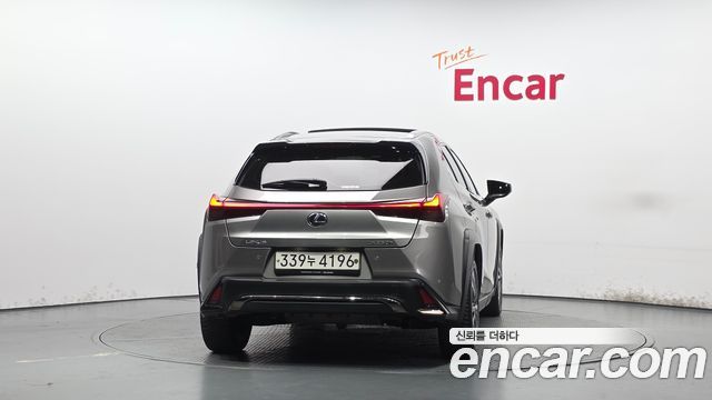 Lexus UX250h 2.0 F-Sport 2WD 2021 — фото 4