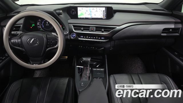 Lexus UX250h 2.0 F-Sport 2WD 2021 — фото 7