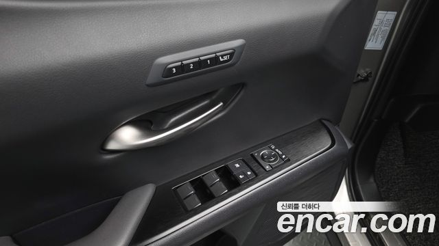 Lexus UX250h 2.0 F-Sport 2WD 2021 — фото 27