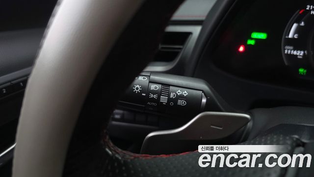 Lexus UX250h 2.0 F-Sport 2WD 2021 — фото 29