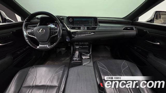 Lexus ES300h (VII) Executive 2019 — фото 7
