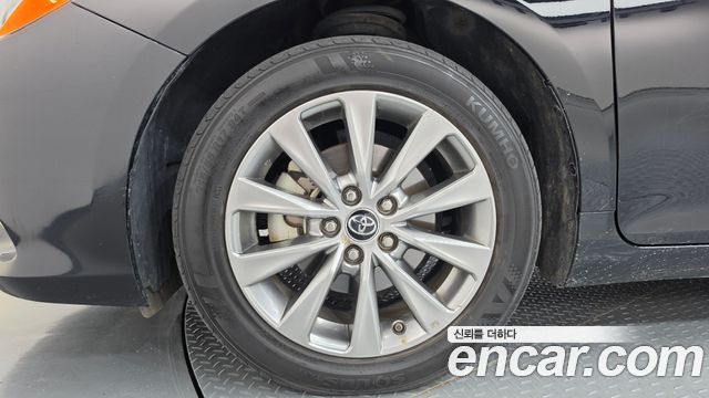 Toyota Camry Hybrid XLE 2015 — фото 5